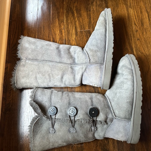 Ugg Bailey Button Boots - Picture 3 of 5